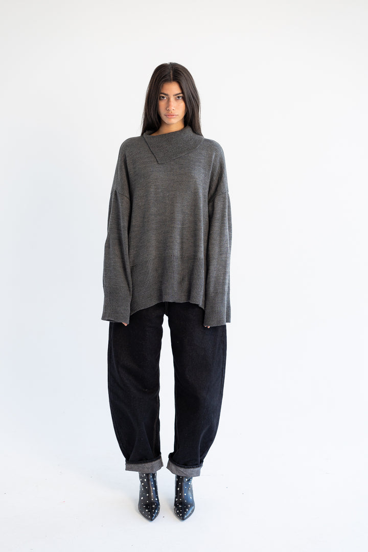 The Knitted Pullover - Dark Grey