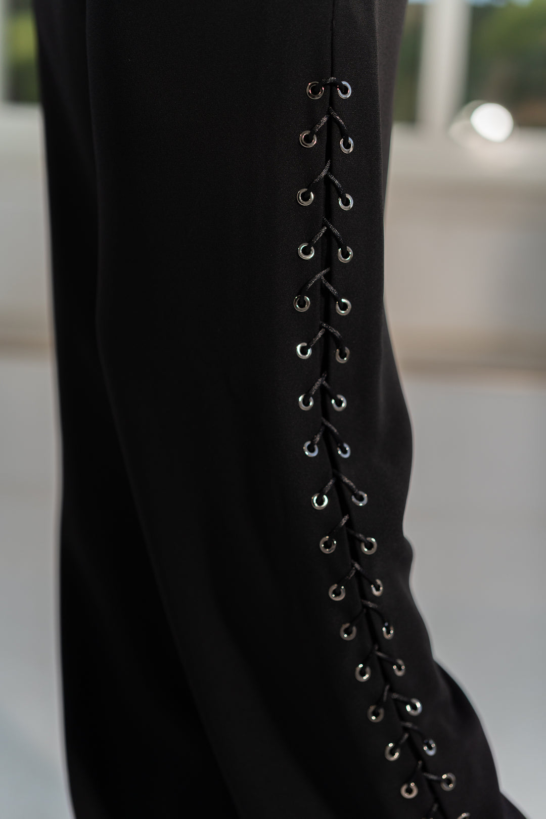 Eyelets Lace Pants - Noir