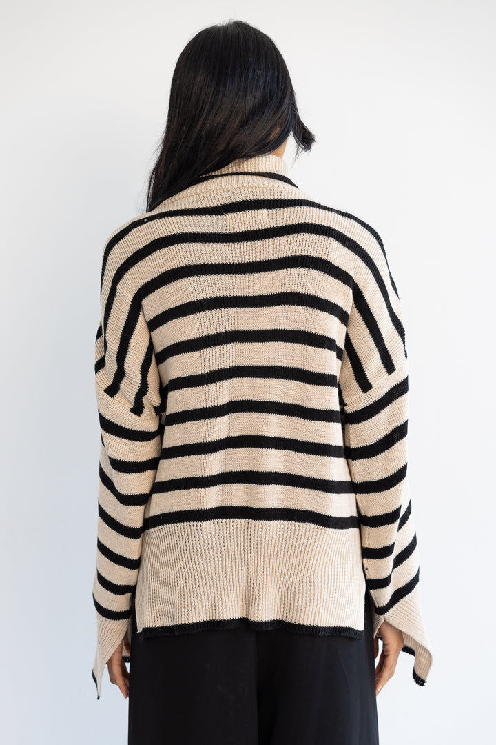 The Knitted Pullover - Stripes Nude