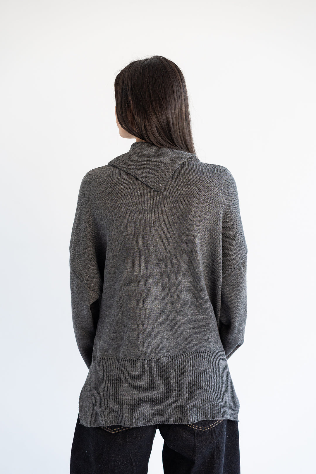 The Knitted Pullover - Dark Grey