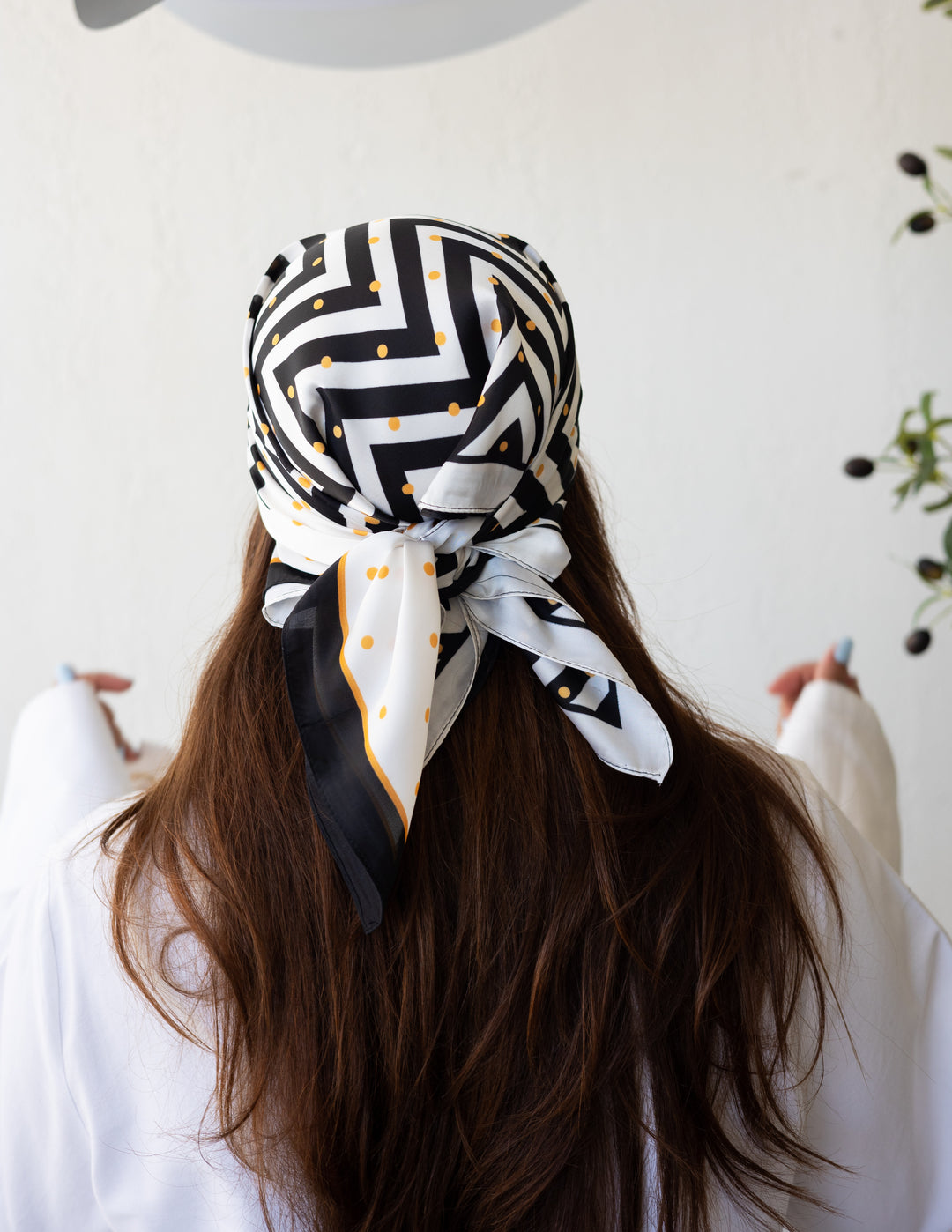 Polka Pulse Black&White Square Scarf