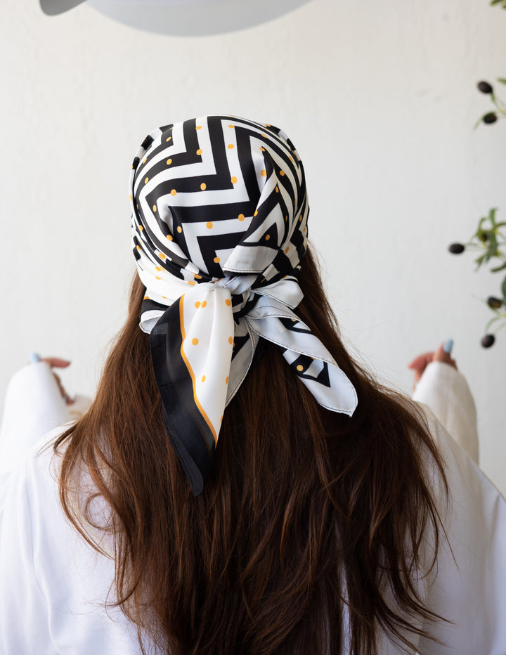 Polka Pulse Black&White Square Scarf
