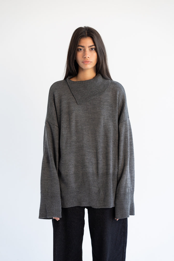 The Knitted Pullover - Dark Grey