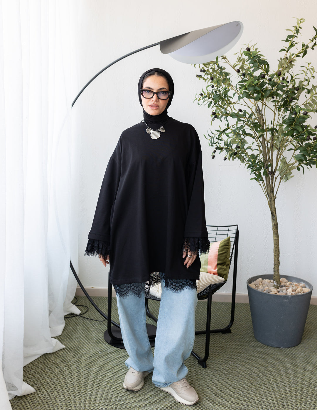 Basic Denttelle Black Shirt