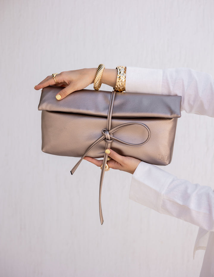 Lail Leather Clutch -Shimmer