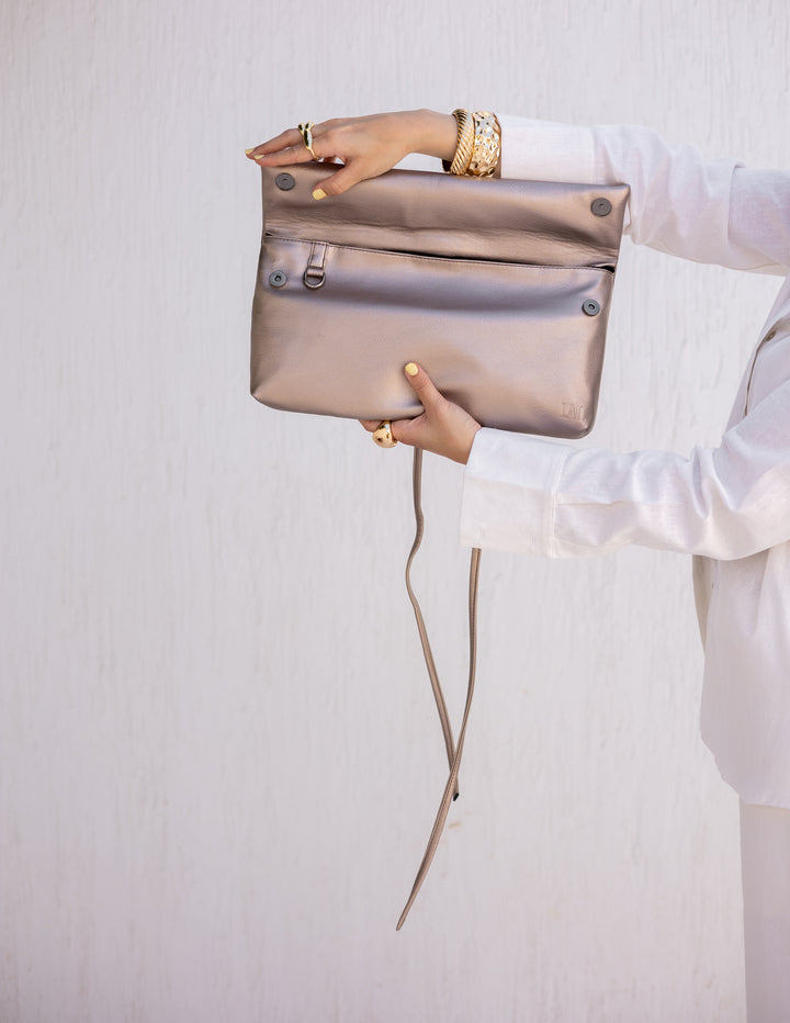 Lail Leather Clutch -Shimmer